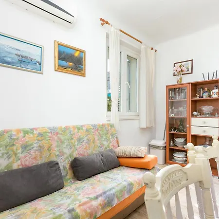 Apartamento With Parking Space - 27140 Trogir