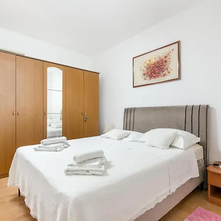 With Parking Space - 27140 Apartamento