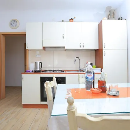 Apartman With Parking Space - 27140
