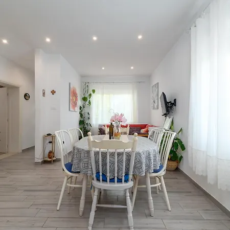With Parking Space - 27140 Apartamento Trogir