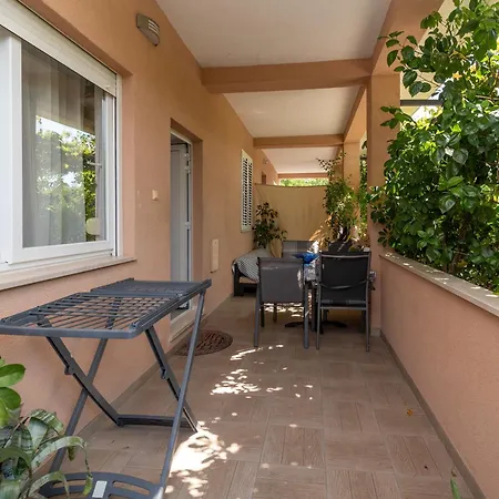 Apartment With Parking Space - 27140 Trogir
